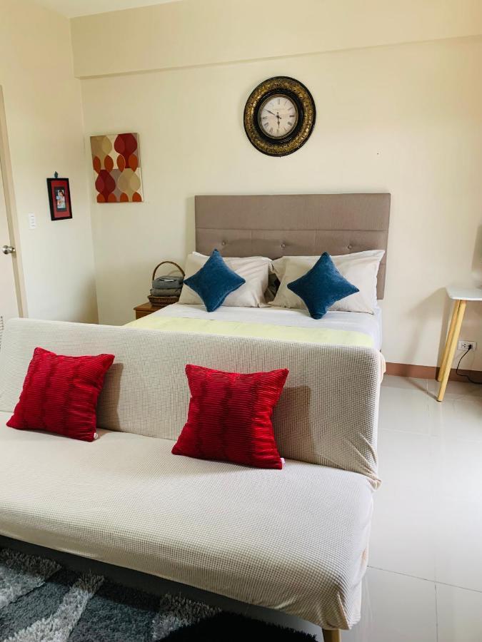 One Palm Tree Villas Condominium - Studio 2Nd Fl With Balcony - Across Terminal 3 Airport Pasay Zewnętrze zdjęcie