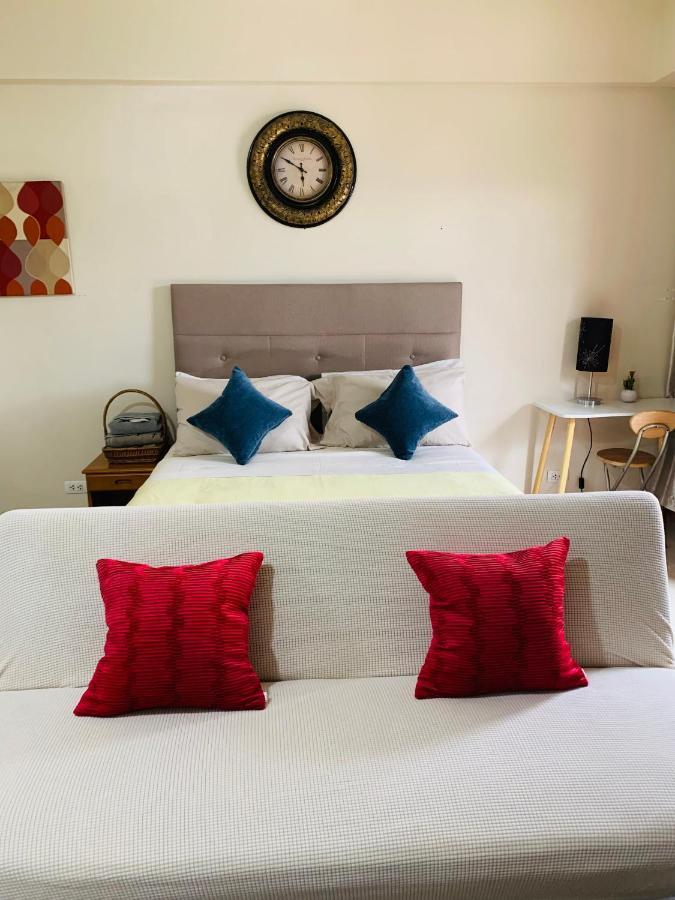 One Palm Tree Villas Condominium - Studio 2Nd Fl With Balcony - Across Terminal 3 Airport Pasay Zewnętrze zdjęcie