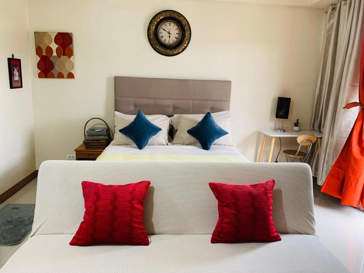 One Palm Tree Villas Condominium - Studio 2Nd Fl With Balcony - Across Terminal 3 Airport Pasay Zewnętrze zdjęcie