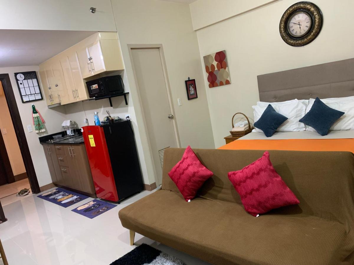One Palm Tree Villas Condominium - Studio 2Nd Fl With Balcony - Across Terminal 3 Airport Pasay Zewnętrze zdjęcie
