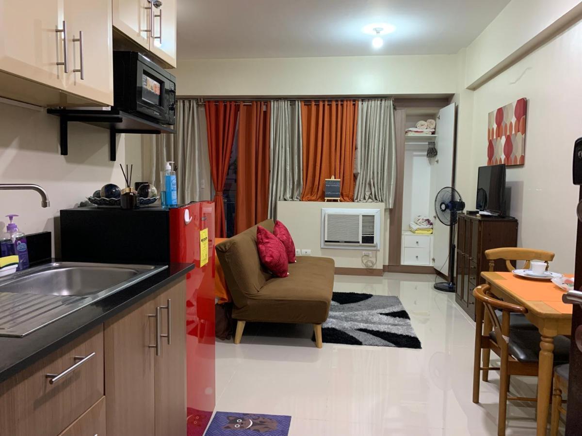 One Palm Tree Villas Condominium - Studio 2Nd Fl With Balcony - Across Terminal 3 Airport Pasay Zewnętrze zdjęcie